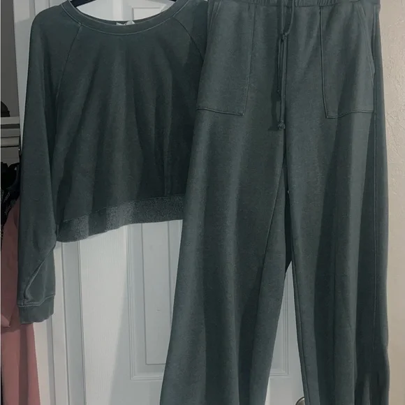 Double Zero Green Sweatpants & Matching Sweatshirt Soft Cotton Blend - Picture 3 of 9